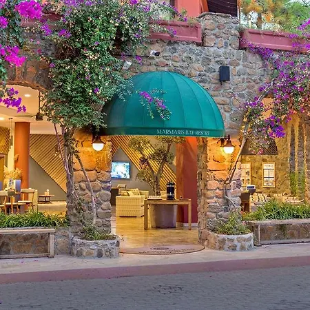 Hotel Bay *