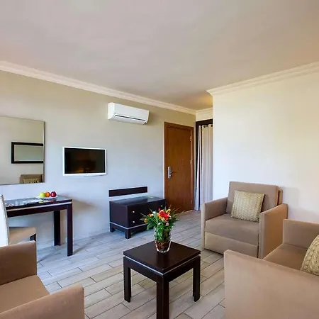 Bay Hotel *